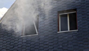 Aktualisiert: Wohnhausbrand in Alsdorf - Feuerwehr rettete eine schwerverletzte Person