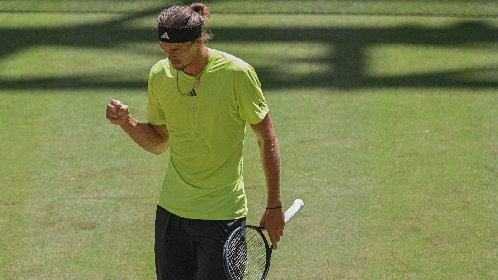 Brech-Anfall während des Matches! Alexander Zverev trotz Problemen und steht im Halbfinale von Halle