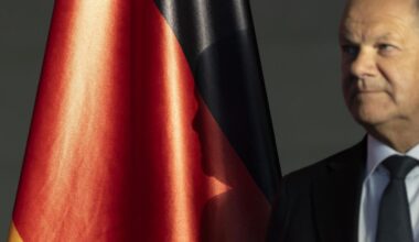 Spitzenpolitik: Regierungssprecher verteidigt acht Stellen für Büro von Scholz