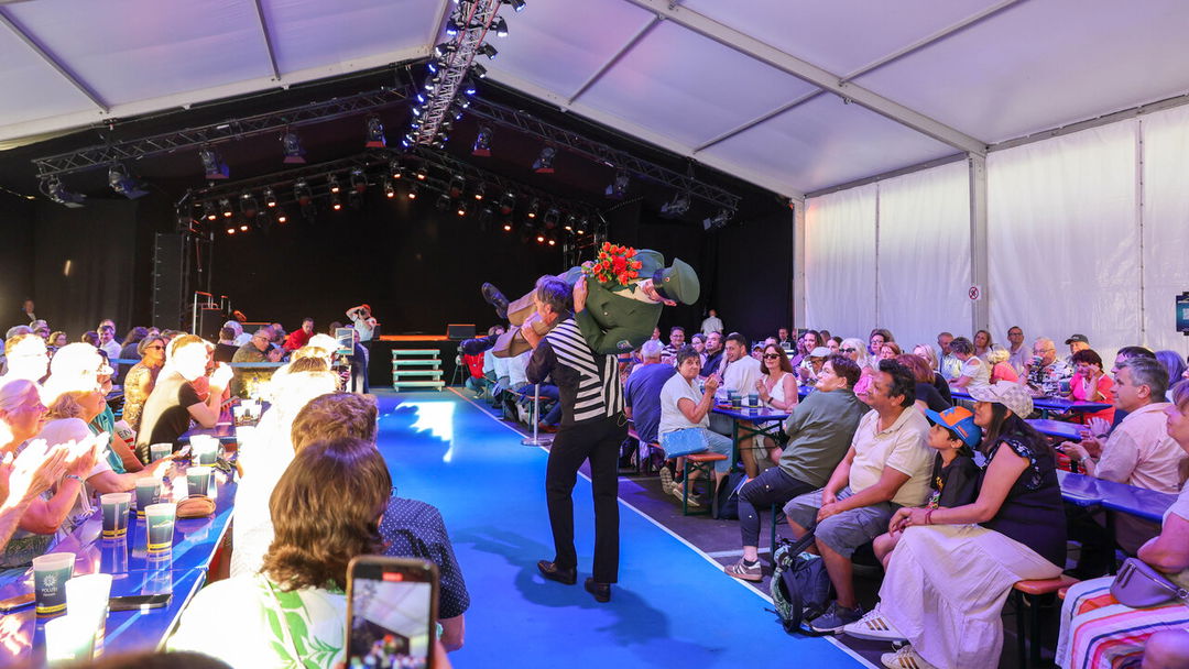 Minister-Gala im Polizei-Bistro auf dem Hessentag - Innenminister Roman Poseck