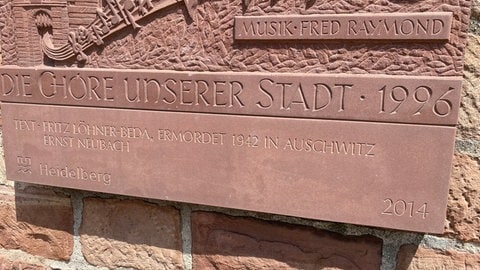 Gedenktafel mit Liedtextern Fritz Löhner-Beda und Ernst Neubach
