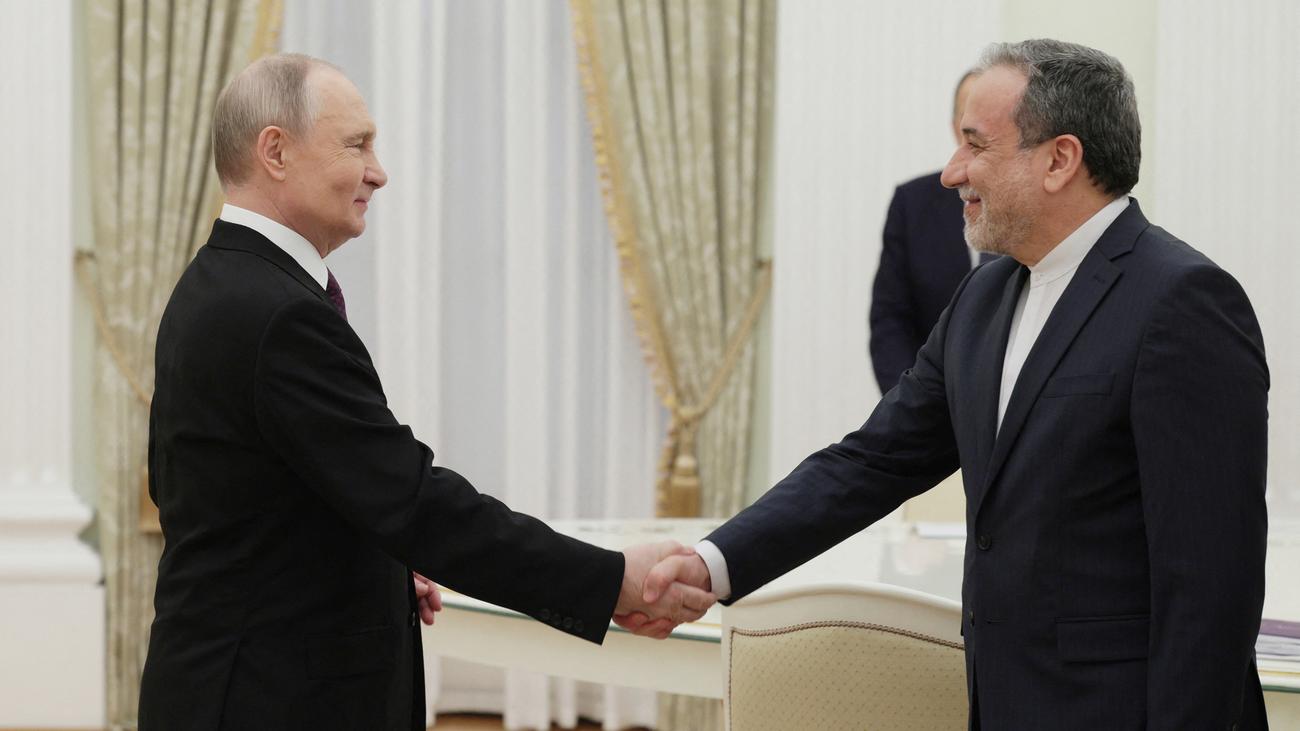 Abbas Araghtschi: Irans Außenminister droht den USA und sucht das Gespräch mit Putin