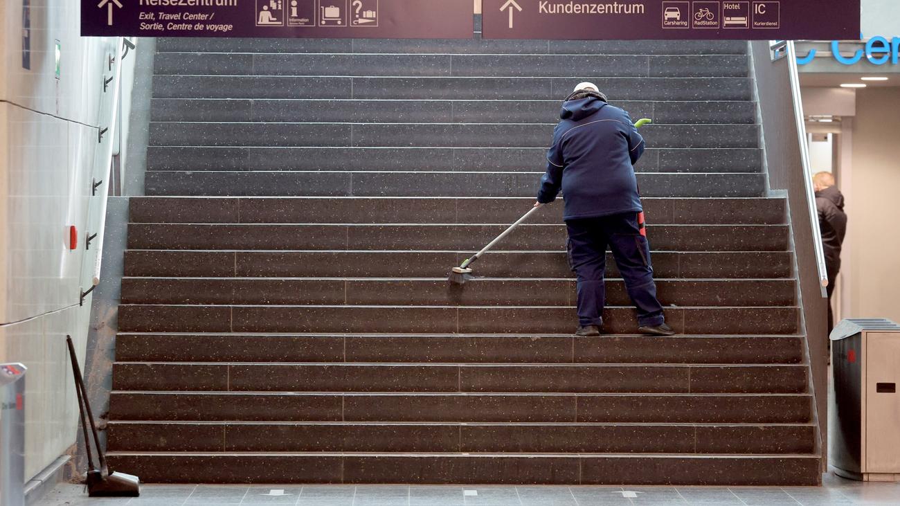 Aufstocker: Mehr als 800.000 Menschen erhalten trotz Arbeit zusätzlich Bürgergeld