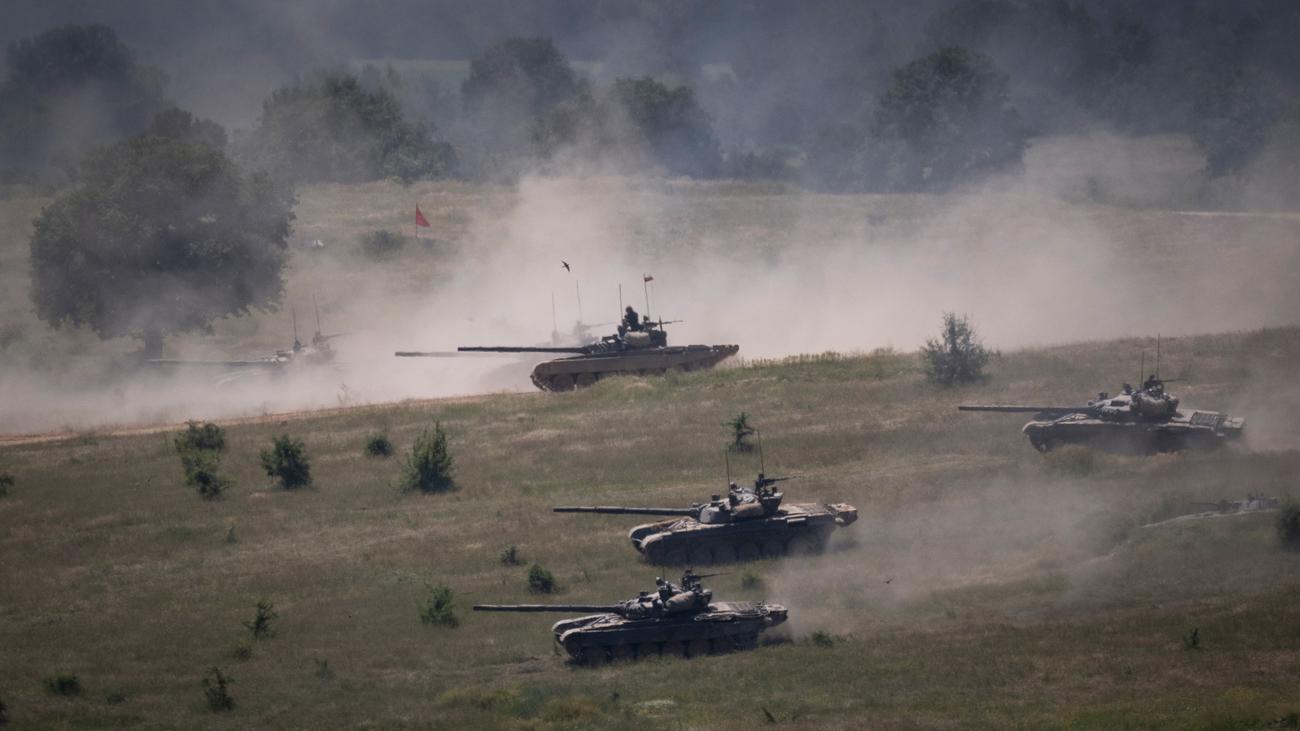 Rüstungskosten in Europa: Europäer denken uneinheitlich über höhere Militärausgaben