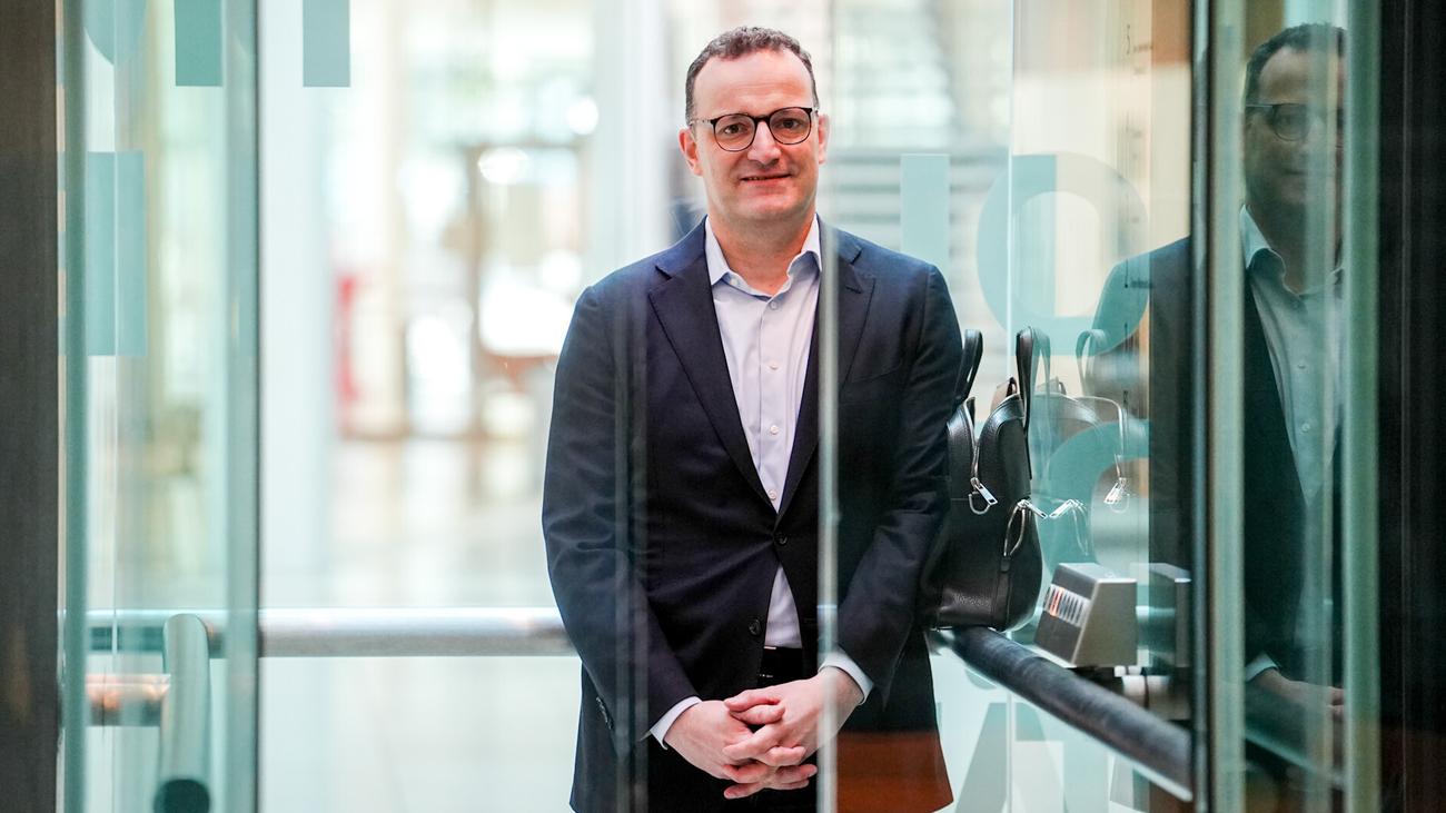 Coronapandemie: Jens Spahn soll bei Maskenbeschaffung Fachberater ignoriert haben
