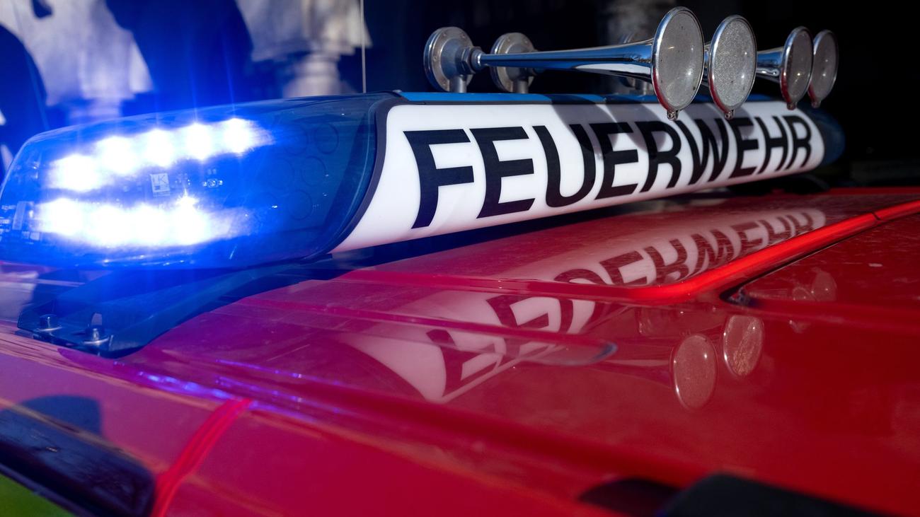 Brände: Großbrand in Entsorgungsbetrieb in Augsburg unter Kontrolle