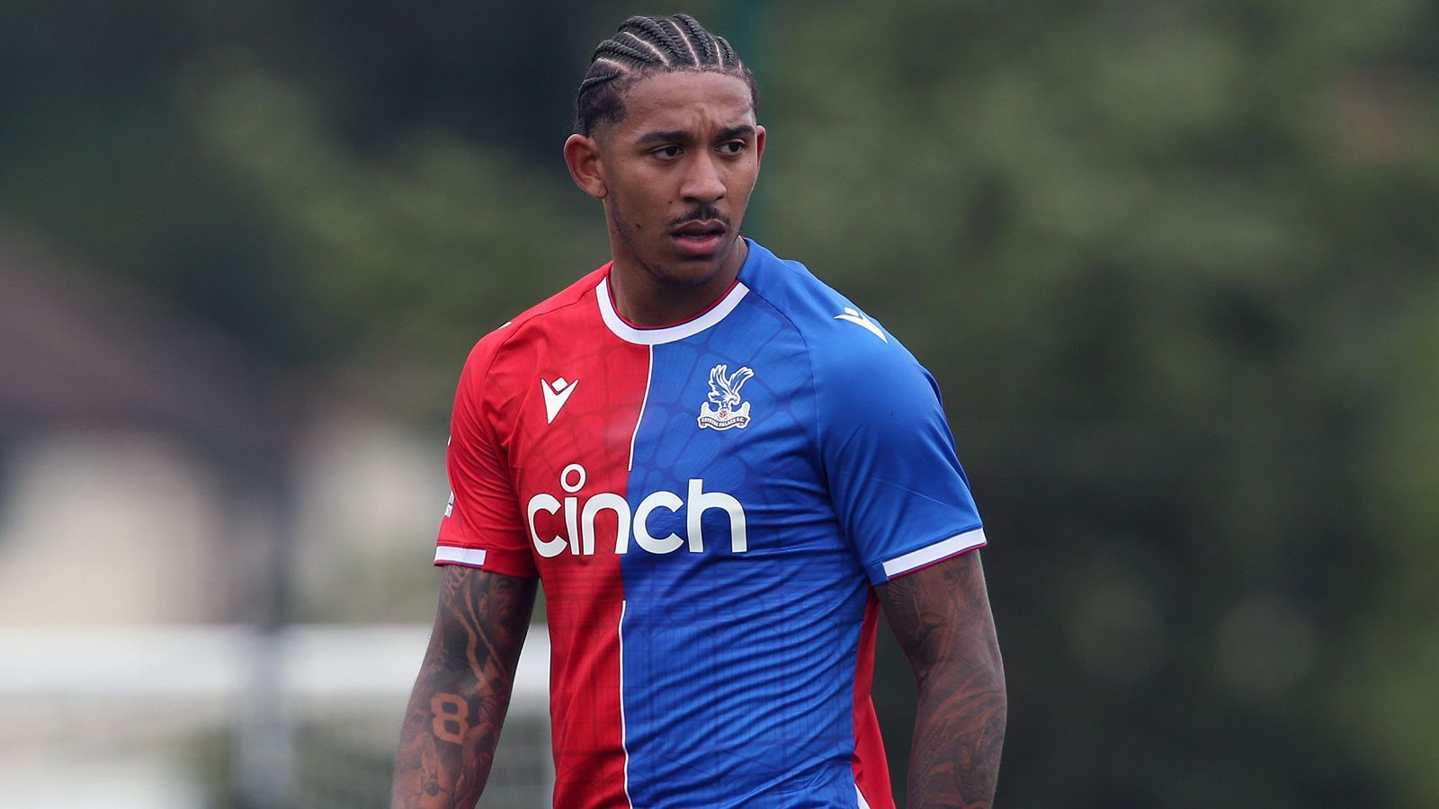 <strong>Chris Richards (Crystal Palace)</strong><br>Zeitgleich mit Früchtl und Mai verabschiedete sich Chris Richards im Sommer 2022 aus München. Für den damaligen Leih-Rückkehrer aus Hoffenheim sahen die Bayern-Bosse keine Perspektive, verkauften den Innenverteidiger an Crystal Palace. Für die Londoner bestritt er bislang 59 Premier-League-Partien und hat noch einen Vertrag bis zum Sommer 2027.