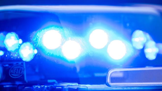 München: Die Polizei ermittelt nach dem Fund einer beschmierten Israel-Flagge in München. (Symbolbild)