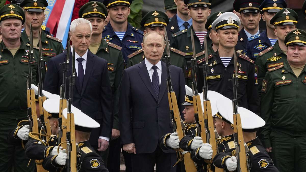 Putin schraubt an neuer Sowjet-Armee: Brisanter Militär-Beschluss