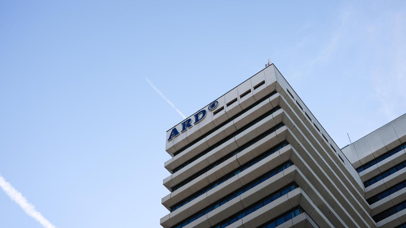 Öffentlich-Rechtlicher Rundfunk: ARD-Intendanten beschließen Sparprogramm für Radiowellen