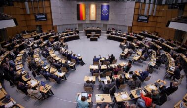 Blick ins Plenum während einer Sitzung im Berliner Abgeordnetenhaus. (Quelle: dpa/Jörg Carstensen)