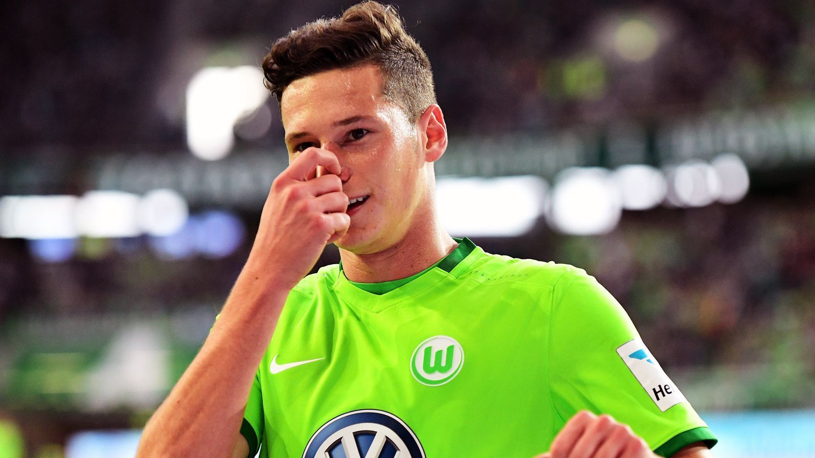 
                <strong>Platz 7 - Julian Draxler</strong><br>
                • Abgebender Verein: FC Schalke 04<br>• Aufnehmender Verein: VfL Wolfsburg<br>• Transfererlös: 43 Millionen Euro<br>
              