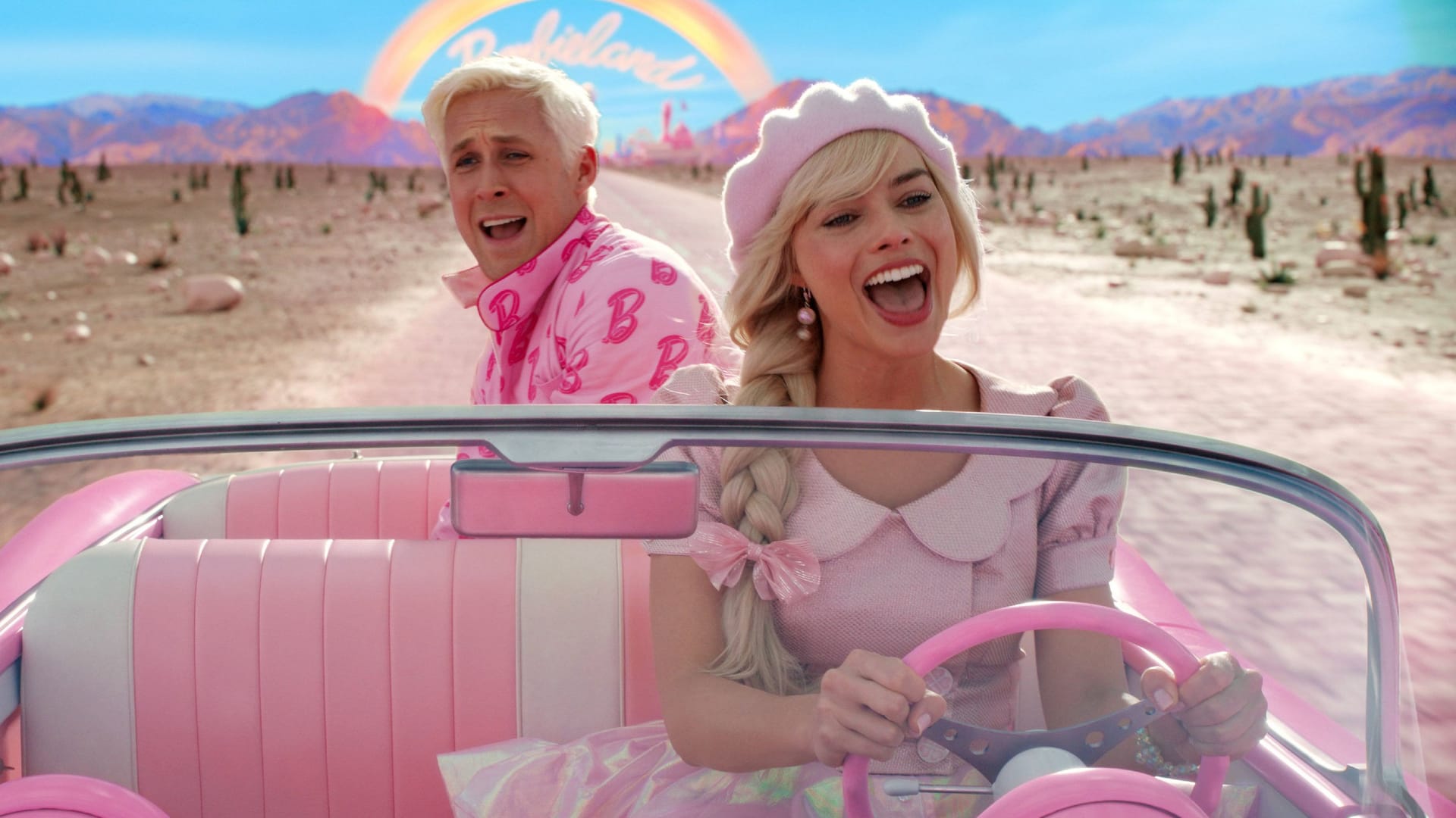 Ryan Gosling (l.) und Margot Robbie in "Barbie": Die Komödie wird beim Freundschaftskino in Braunschweig kostenlos gezeigt.