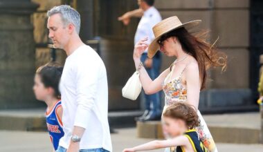 Anne Hathaway: Angespannter Ausflug mit Ehemann Adam und den Kids