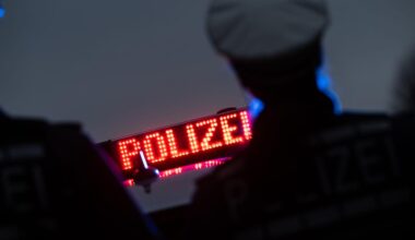Betrunkener baut gleich zwei Unfälle in Wiesbaden