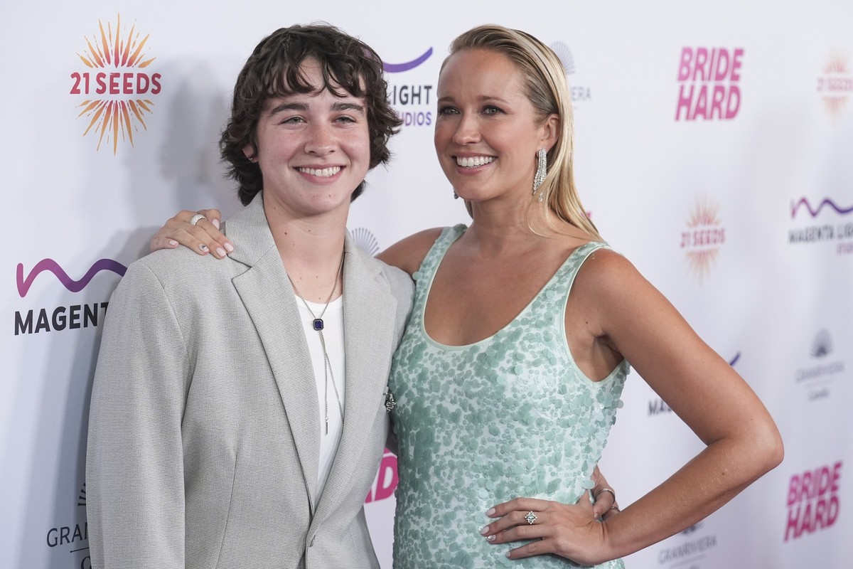 Jade Whipkey, left, and Anna Camp arrive at the premiere of "Bride Hard" on Wednesday, June 18, 2025, at the DGA Theater Complex in Los Angeles. (AP Photo/Chris Pizzello)