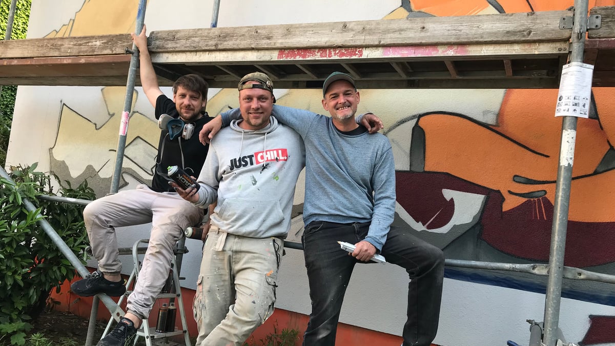 Warum Graffiti-Künstler für diese Stadt noch einen Fantasievogel sprühen