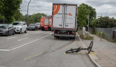 Hamburg: Radfahrer (53) stirbt fünf Tage nach Unfall mit Laster | Regional
