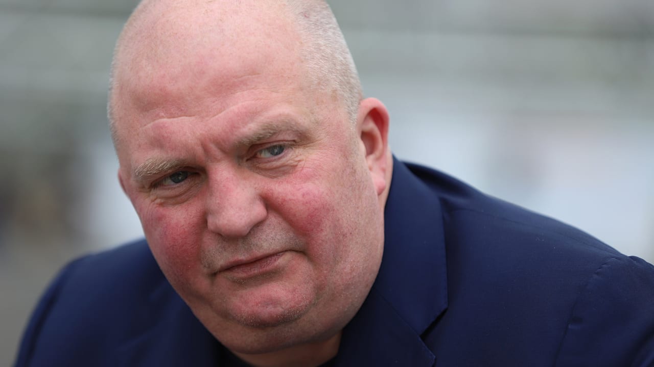 Berlin: TV-Moderator Thadeusz ätzt gegen Schlagerparty | Regional