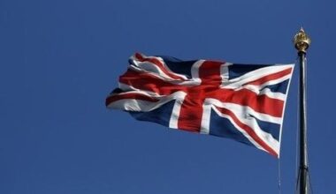 Aktien steigen; Verbrauchervertrauen in Großbritannien leicht gestiegen