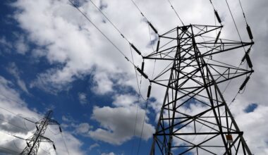 Großbritannien zur Senkung der Energiekosten vor neuer Industriestrategie aufgefordert