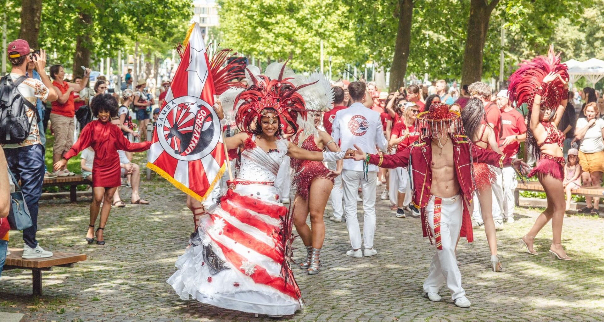 Am Wochenende: Große Samba-Universo-Auftritte - Neustadt-Geflüster