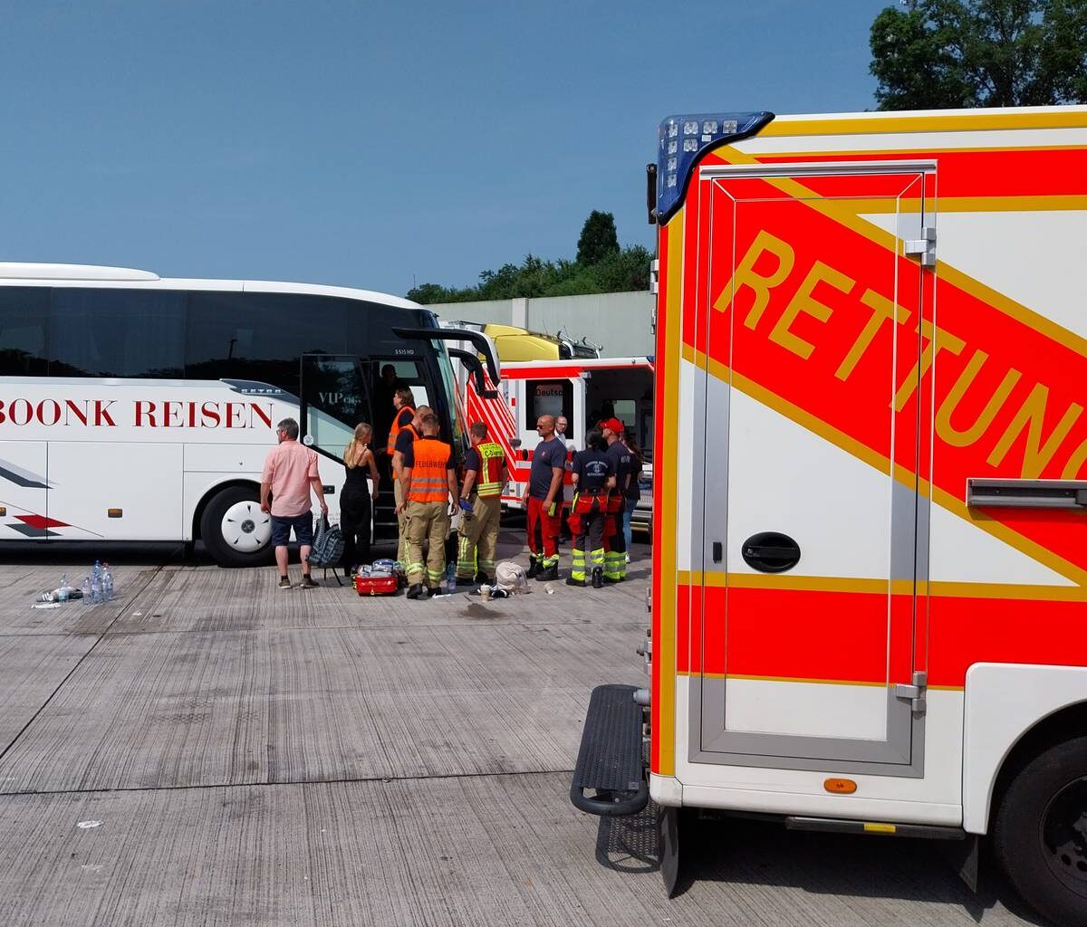 Siegburg: Hitze im Reisebus führt zu Rettungsdienst-Einsatz