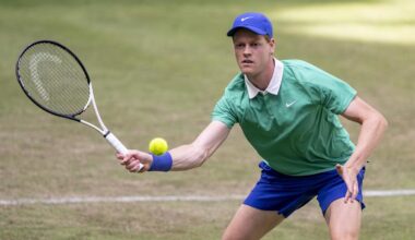 Jannik Sinner nimmt sich eine kurze Auszeit, während er ein episches Comeback nach der herzzerreißenden Niederlage in Halle plant.