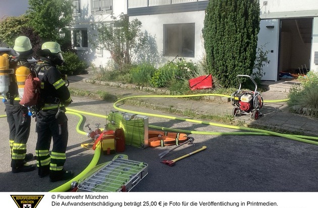 FW-M: Starke Rauchentwicklung bei Kellerbrand (Sendling-Westpark)