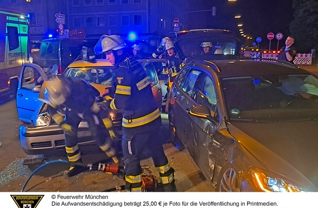 FW-M: Personenrettung nach Unfall (Schwabing)