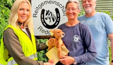 Redderhof Heikendorf übergibt Spende an Verein Rehkitzrettung Probstei - Probsteer