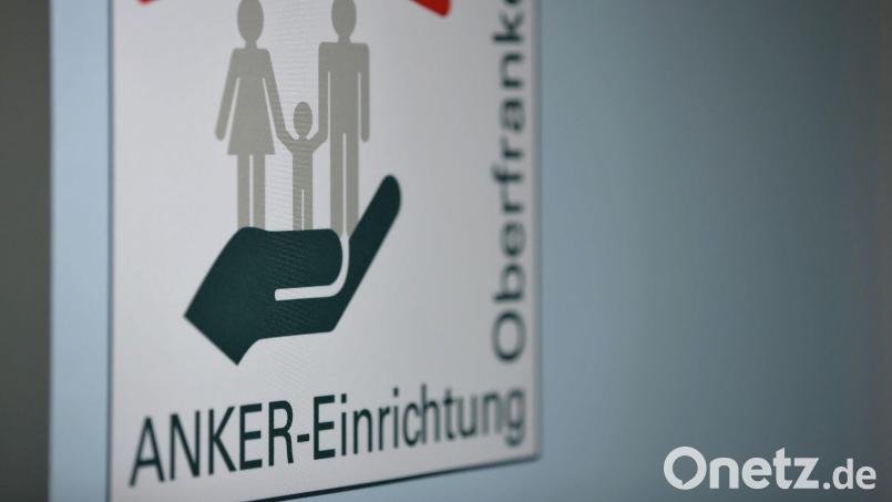 In der Ankereinrichtung Oberfranken lebten im Mai 2025 deutlich weniger Asylsuchende als vor einem Jahr. (Archivbild) Bild: Daniel Karmann/dpa