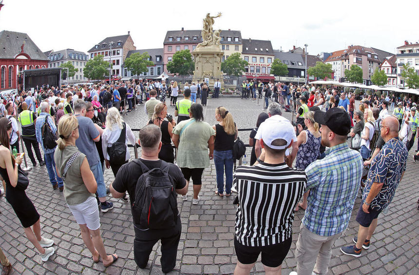 Für die AfD sind Zweifel wichtiger als Fakten
