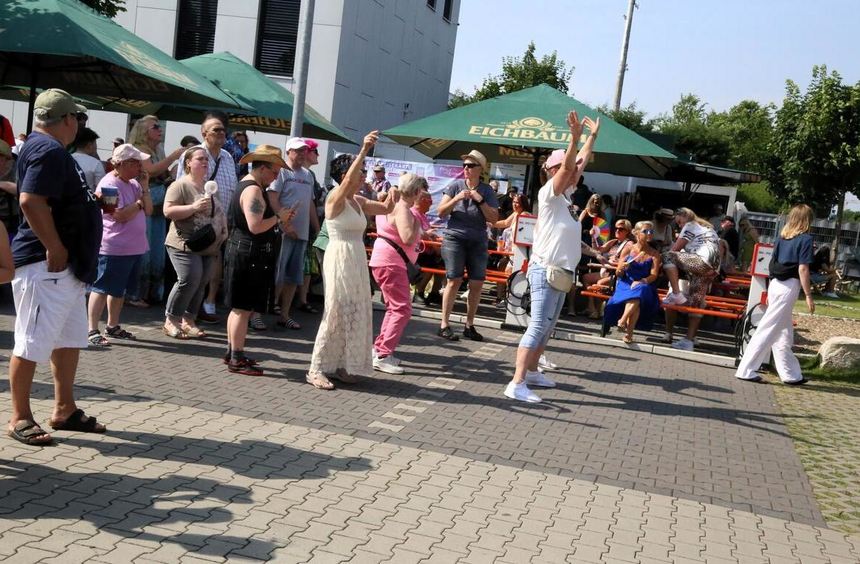 Pflege im Quadrat feiert im Mannheimer Stadtteil Schönau
