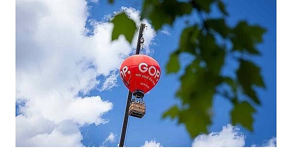 An Pfingstmontag öffnet das GOP Varieté Theater seine Türen. Highlight des Tages: eine Fahrt im Kaltluftballon über den Kurpark. - © GOP Varieté Theater