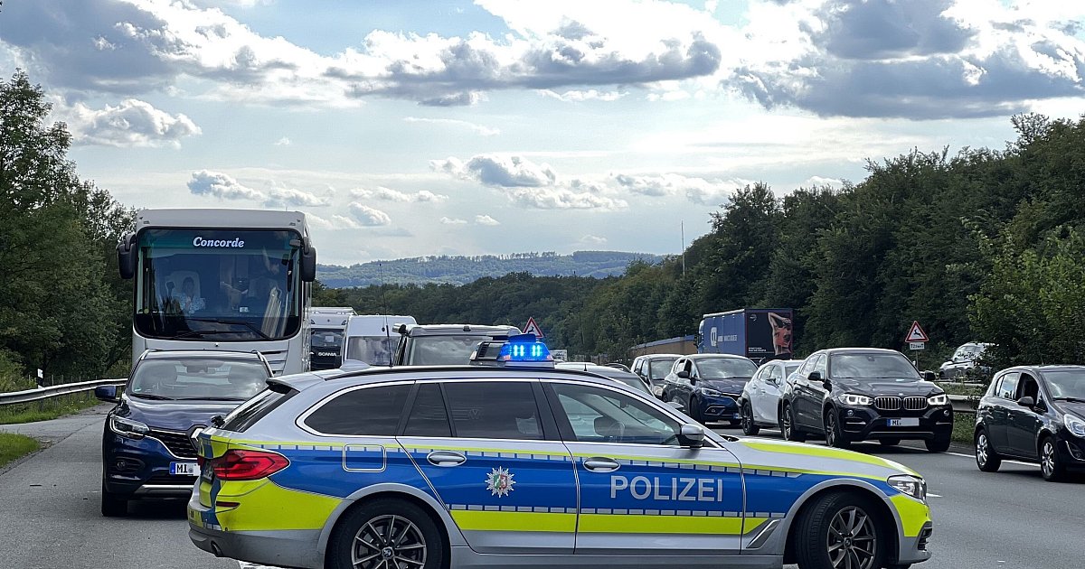 A2 im Bereich Bielefeld nach Unfall gesperrt