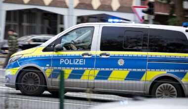 Bielefelderin lebensgefährlich verletzt – Motorradfahrer lässt sie einfach liegen
