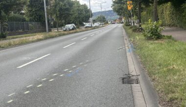 Bielefelderin lebensgefährlich verletzt – Unfallfahrer lässt sie einfach liegen