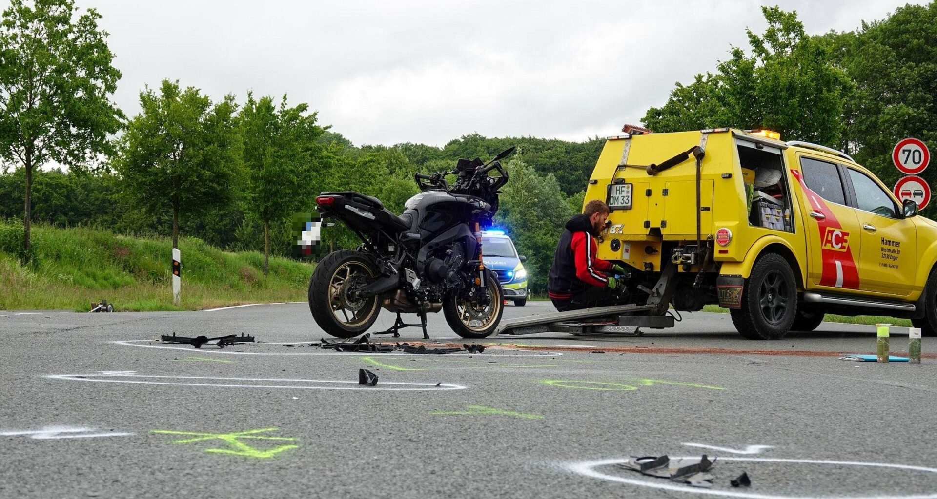 Autofahrerin übersieht in Halle Motorradfahrer: 46-Jähriger schwer verletzt | Haller Kreisblatt