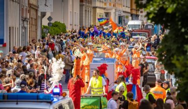 Wochenendtipps für Bielefeld: Bunter Carnival, ein kleiner Prinz und viele Schwalben