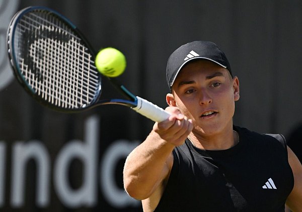 Justin Engel ist eine der Zukunftshoffnungen im deutschen Herren-Tennis. - © Marijan Murat/dpa