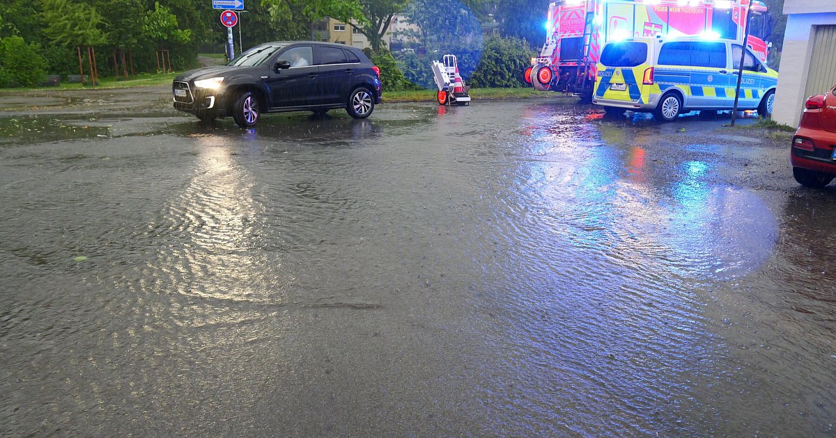 Blitzschlag und Starkregen: Feuerwehr Paderborn in mehreren Unwettereinsätzen - nw.de