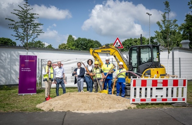 Pressemeldung: Spatenstich: Westconnect startet Glasfaserausbau in Dortmund