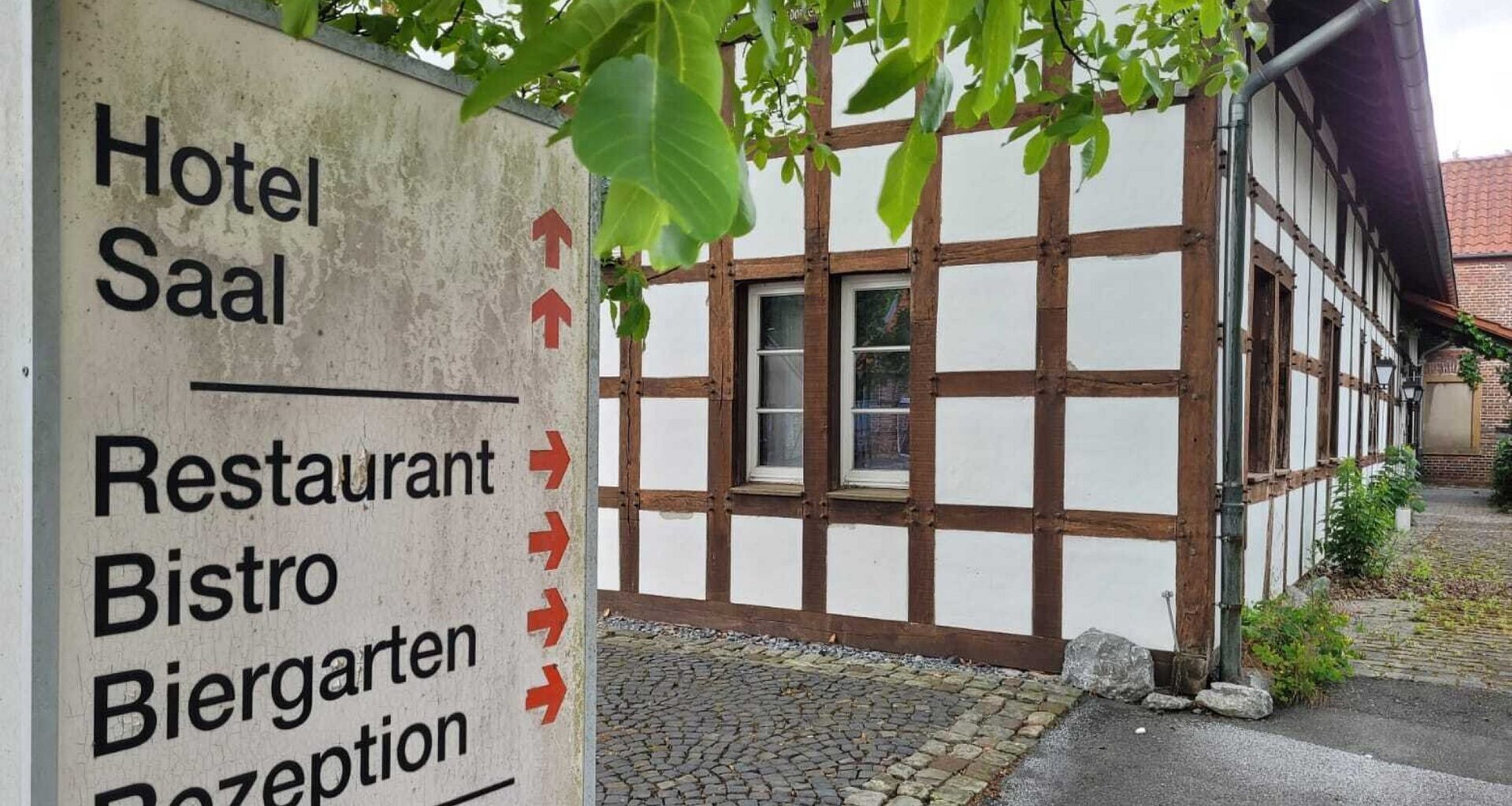 Steinhagens Bürgermeisterin wirbt im Netz für Flüchtlinge im Ex-Hotel | Haller Kreisblatt