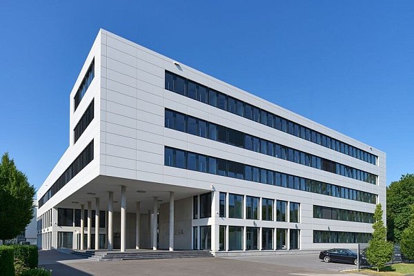 Der Neubau der Unternehmenszentrale der Ecclesia Gruppe in Detmold. - © Christian Eblenkamp