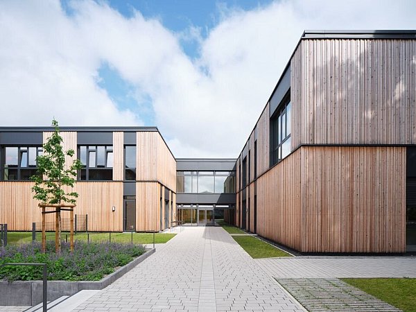 Die Grundschule Gartnisch in Halle wurde in den vergangenen Monaten aufwendig saniert. - © Ralf Buscher