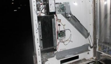 Viersen: Zwei Männer brechen Zigarettenautomat auf - wer kann Angaben machen?