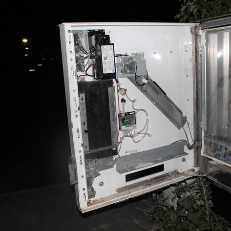 Viersen: Zwei Männer brechen Zigarettenautomat auf - wer kann Angaben machen?