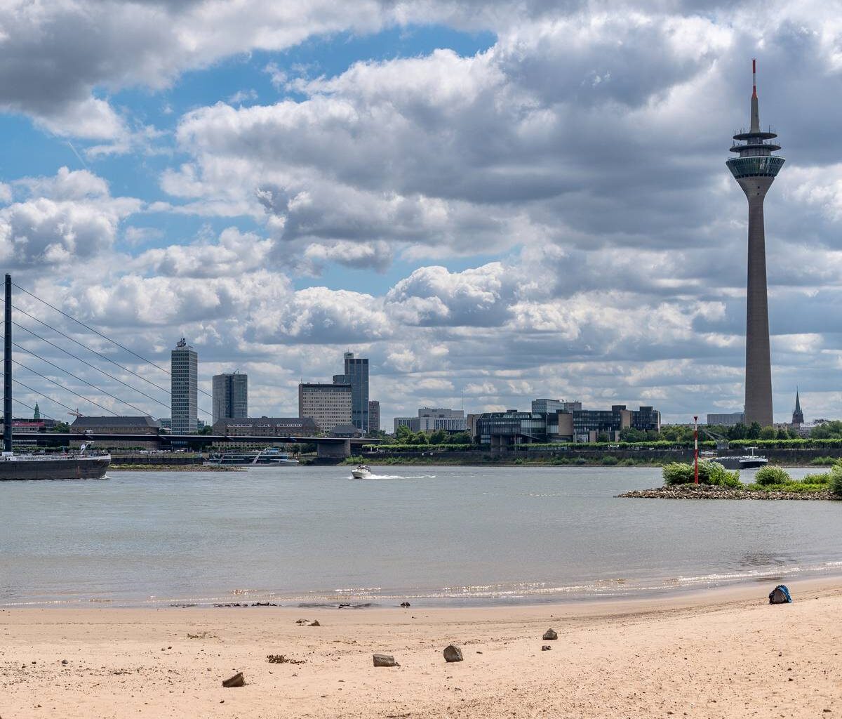 Düsseldorf: Mann aus Mülheim kommt im Rhein ums Leben