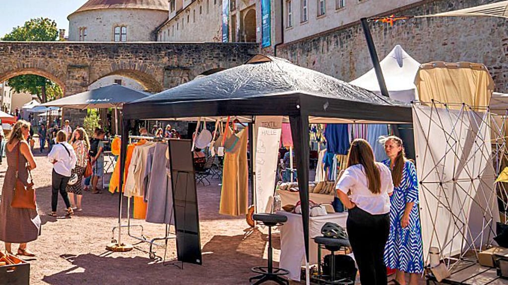 Kunst- und Designmarkt  zu Füßen der Moritzburg in Halle